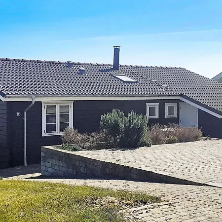 6 Person Holiday In *